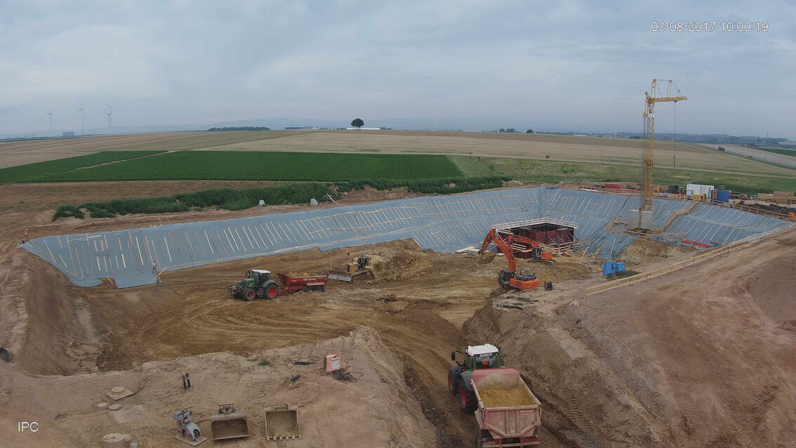 Ebersheim'da yeni yağmur suyu tutma havzası şantiyesi Ağustos 2017