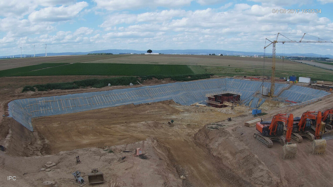 Ebersheim'da yeni yağmur suyu tutma havzası şantiyesi Ağustos 2017