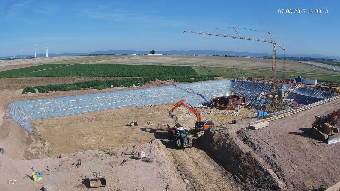 Ebersheim'da yeni yağmur suyu tutma havzası şantiyesi Ağustos 2017