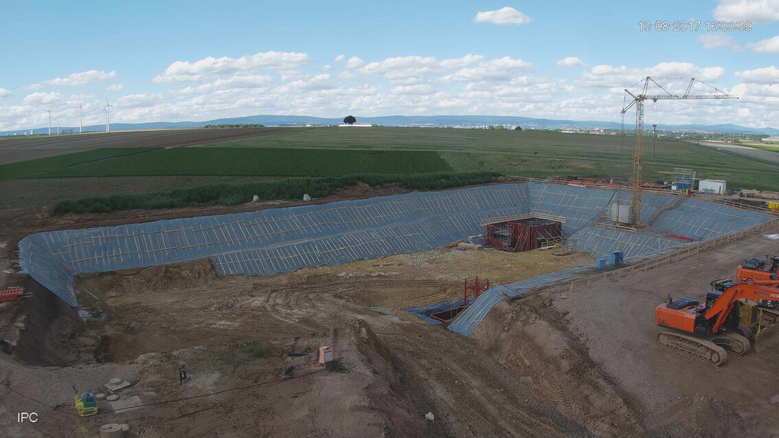 Ebersheim'da yeni yağmur suyu tutma havzası şantiyesi Ağustos 2017