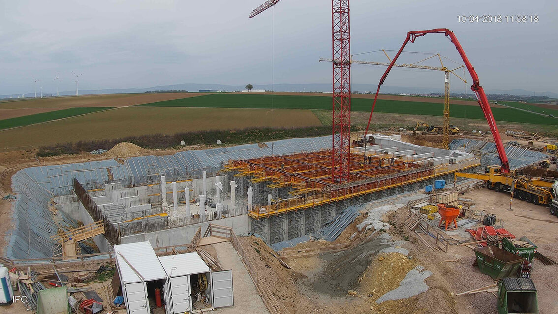 Yağmur suyu tutma havuzunun yeni inşaatı Ebersheim Nisan 2018