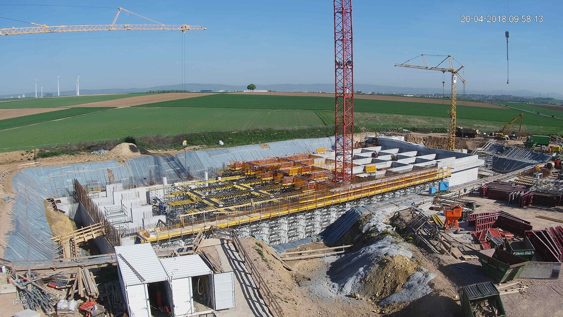 Yağmur suyu tutma havuzunun yeni inşaatı Ebersheim Nisan 2018