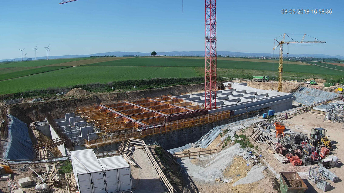 Ebersheim yağmur suyu tutma havuzunun yeni inşaatı Mayıs 2018