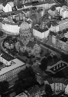 The Christuskirche can be seen from the air in 1963.