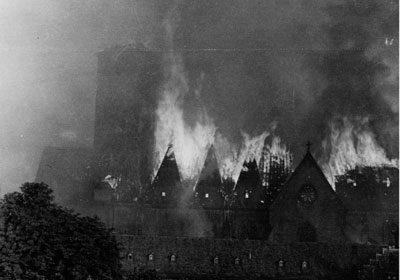 13.8.1942: St. Stephen's burns after a bombing raid