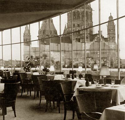 Old rooftop restaurant with a view of the cathedral
