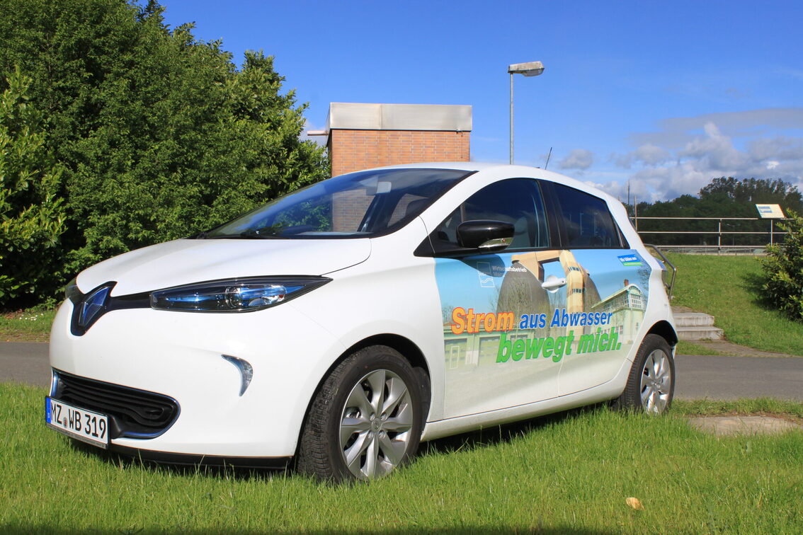 Einer unserer Dienstwagen, die mit Strom aus Abwasser fahren