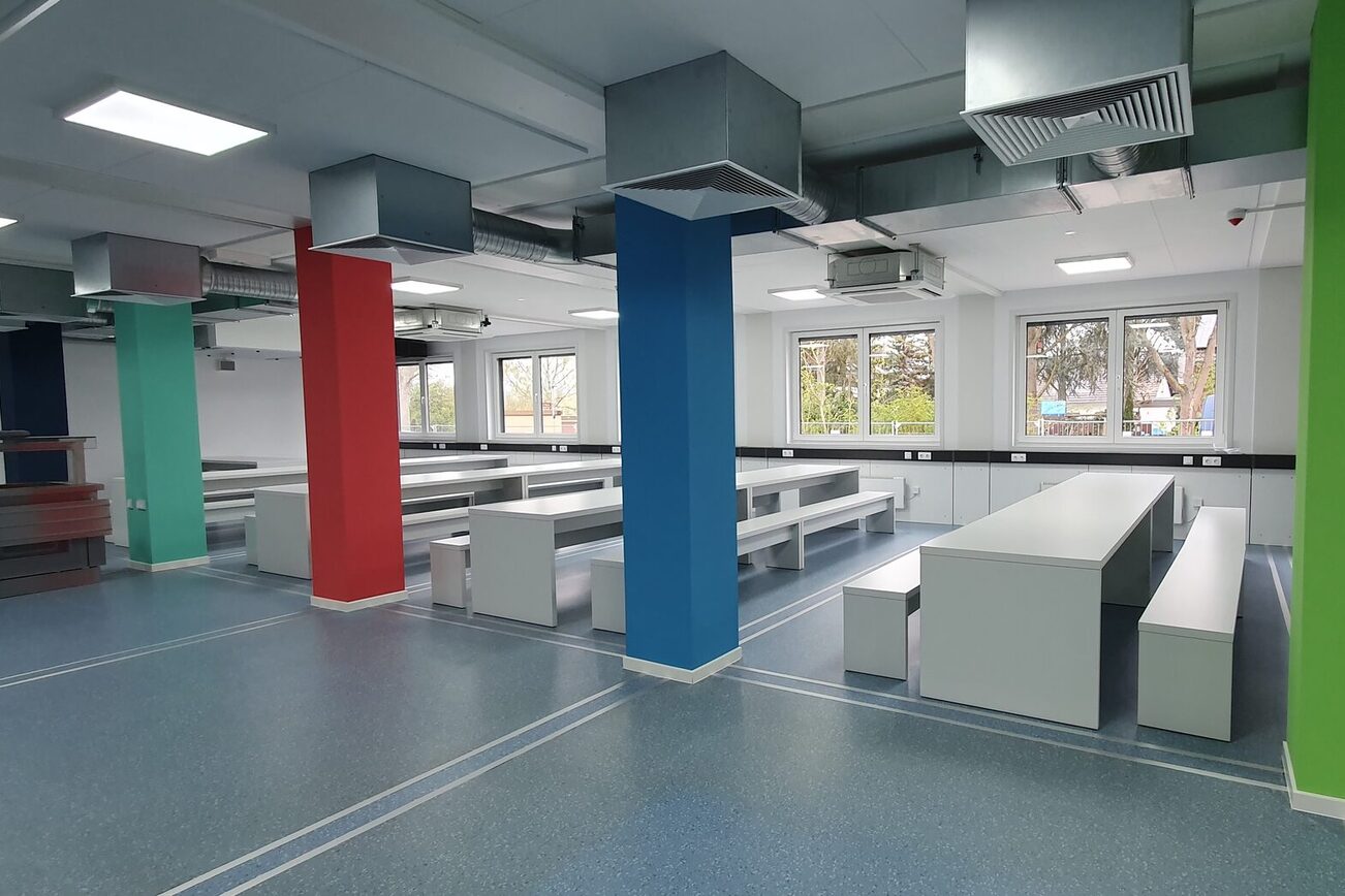 Innenaufnahme Interimsmensa, Stand April 2024