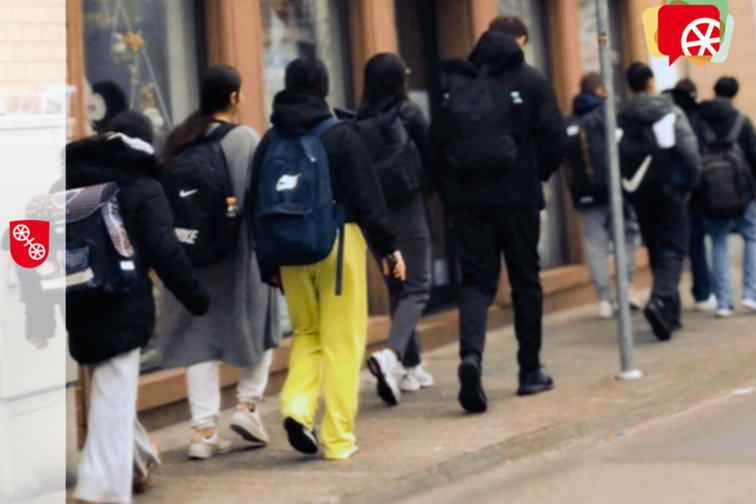 Foto Kinder und Jugendliche auf dem Schulweg