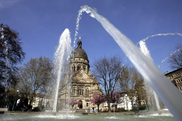 Water fountains in front of the Christuskirche