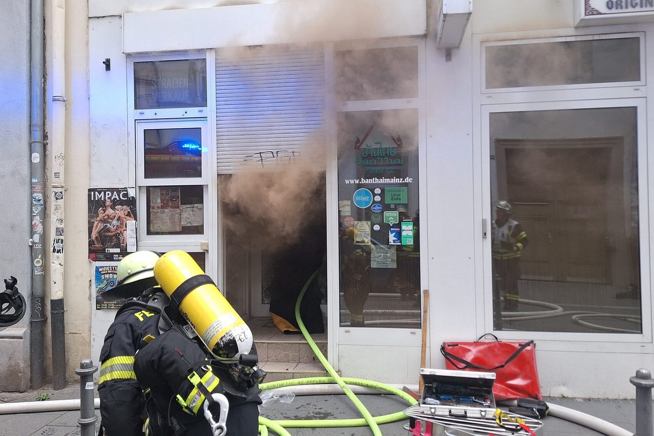 Brandbekämpfung durch die Feuerwehr.