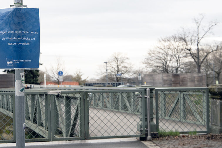 Die gesperrte Winterhafenbrücke